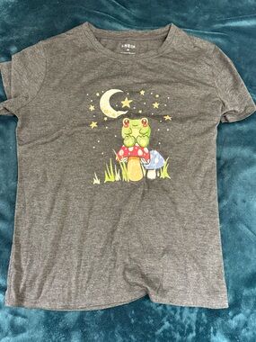 Grey T-Shirt with Cute Frog and Moon Graphic